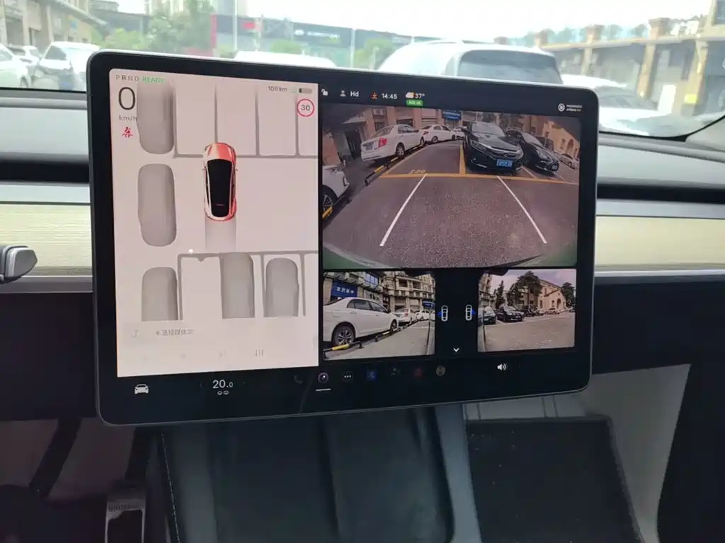 Tesla Model Y — миниатюра 13