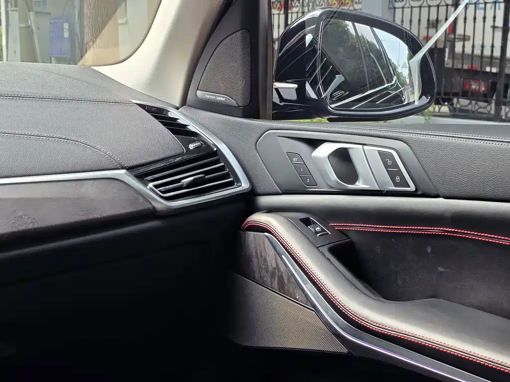 BMW X5 (Import) — миниатюра 8