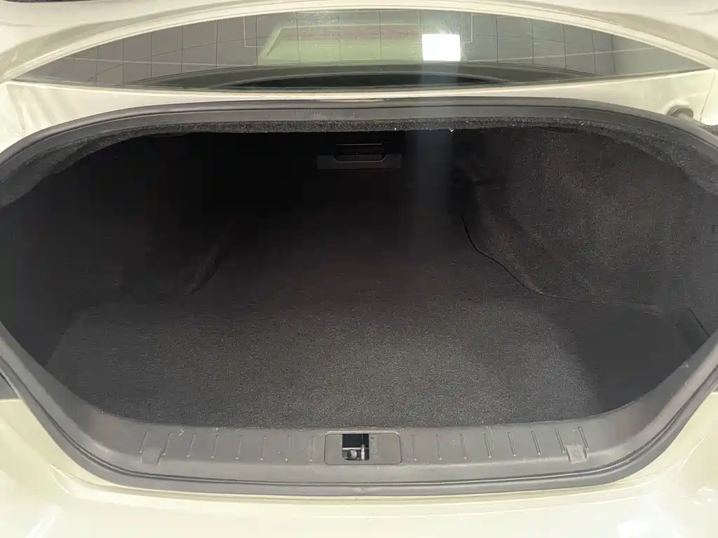 Infiniti Q70 — миниатюра 9