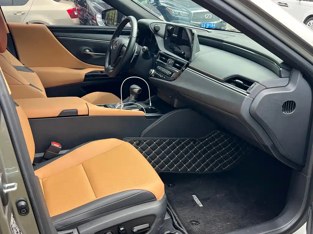 Lexus ES — миниатюра 11