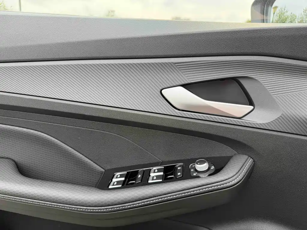 Geely Binrui — миниатюра 23