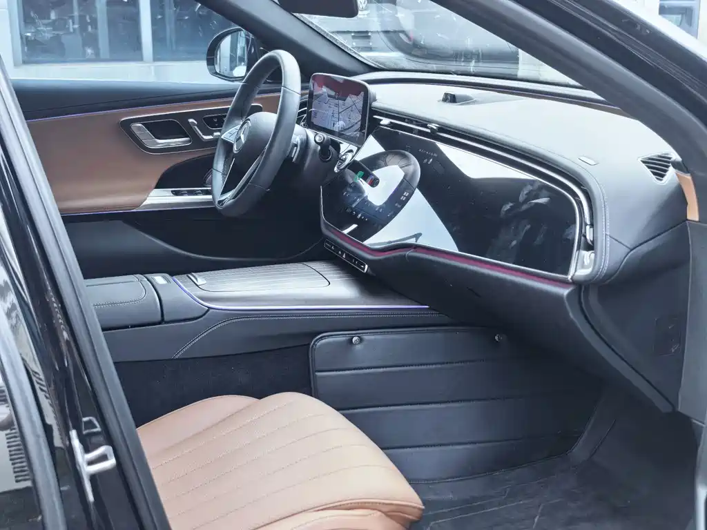 Mercedes-Benz E-Class — миниатюра 8