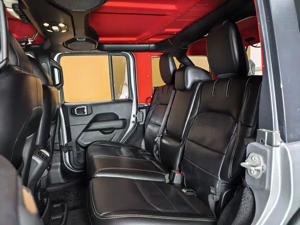 Jeep Wrangler PHEV — миниатюра 12