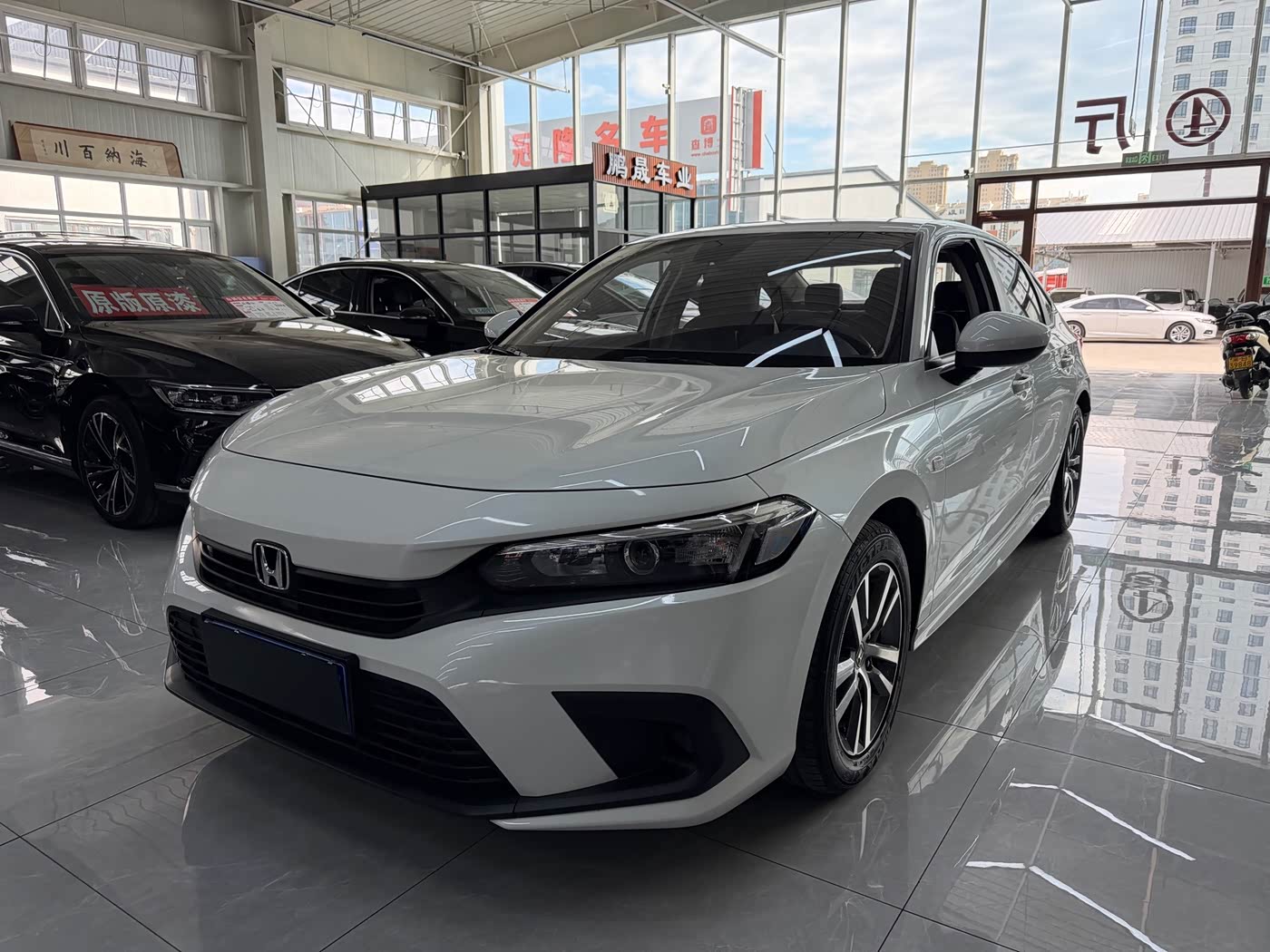 Honda Civic 1.5 л 2022 г. Белый, пробег 45300 км