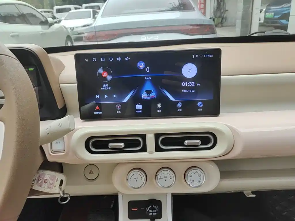 Wuling MINIEV — миниатюра 13