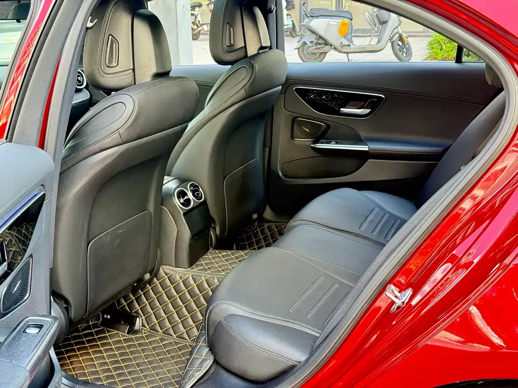 Mercedes-Benz C-Class — миниатюра 5
