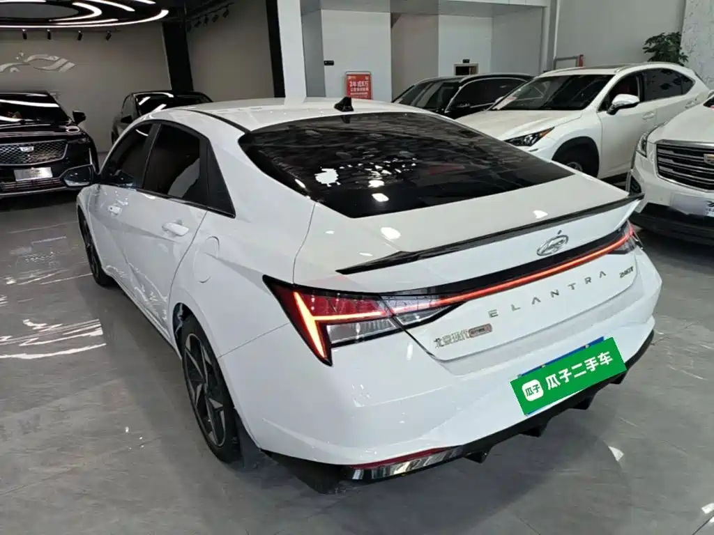 Hyundai Elantra — миниатюра 5