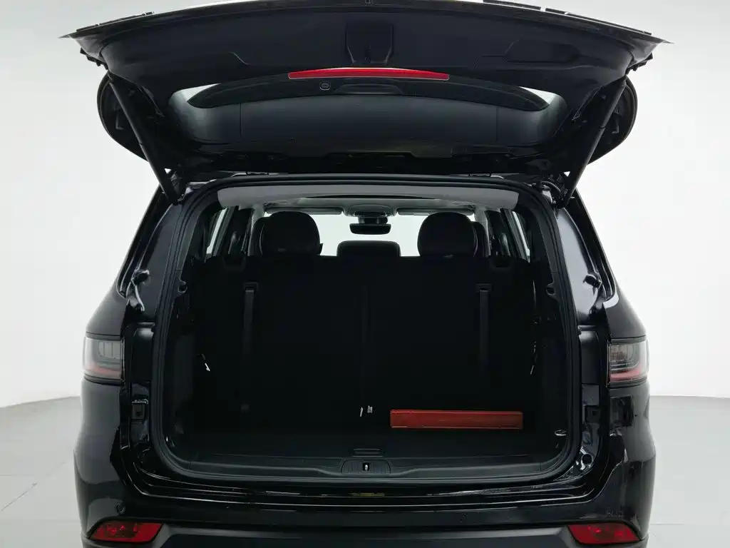 Jeep Grand Commander — миниатюра 16