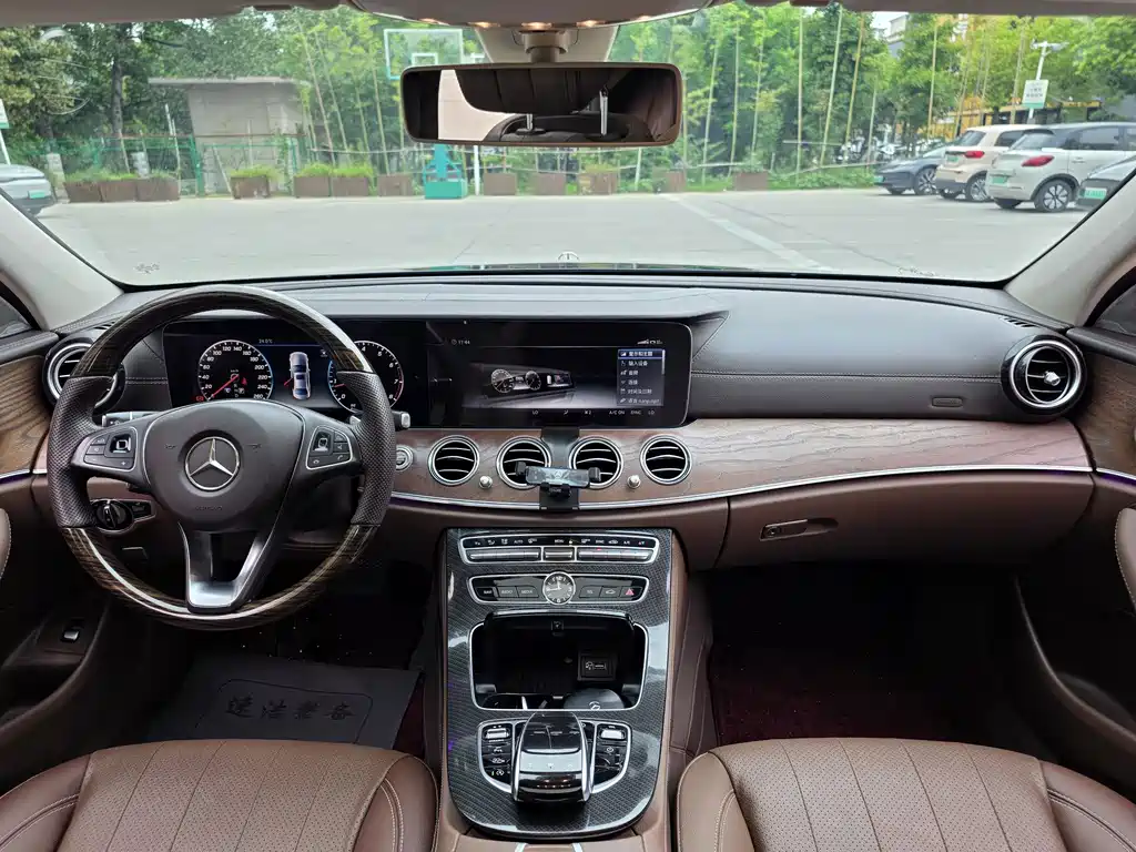 Mercedes-Benz E-Class — миниатюра 15