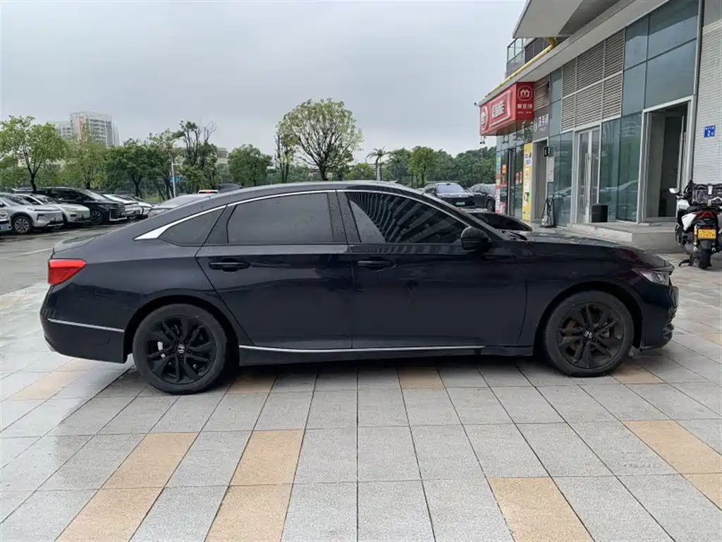 Honda Accord — миниатюра 8