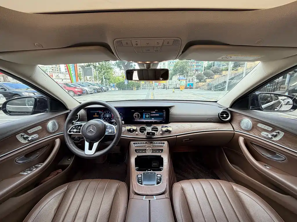 Mercedes-Benz E-Class — миниатюра 5