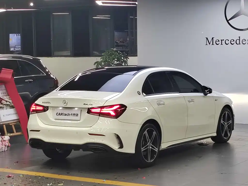 Mercedes-Benz A-Class — миниатюра 6