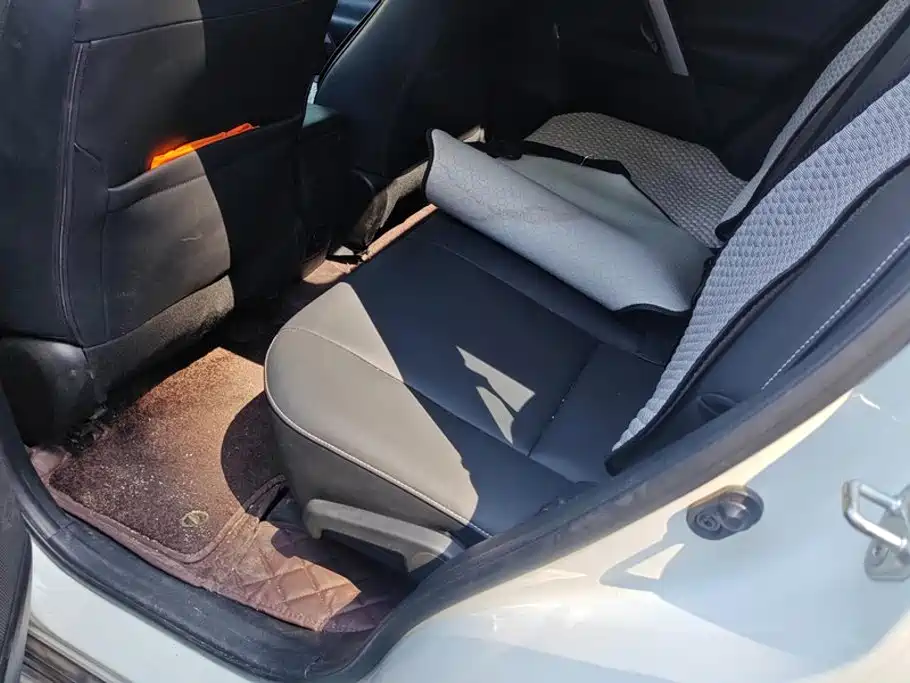 Toyota RAV4 — миниатюра 11