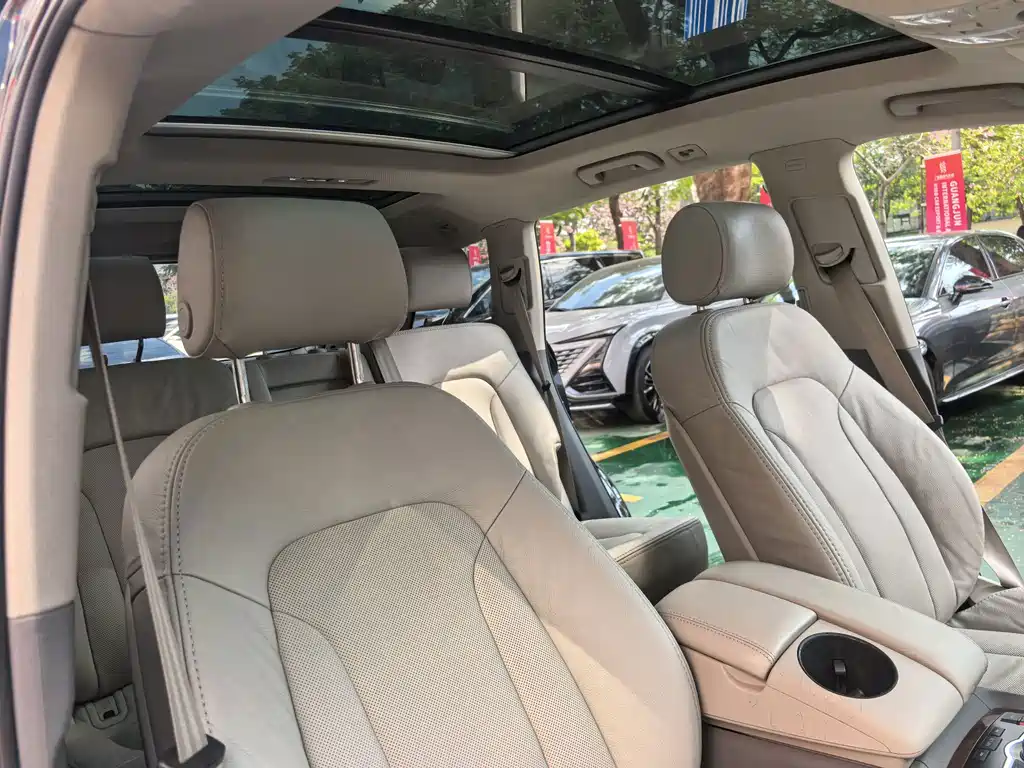 Audi Q7 — миниатюра 21