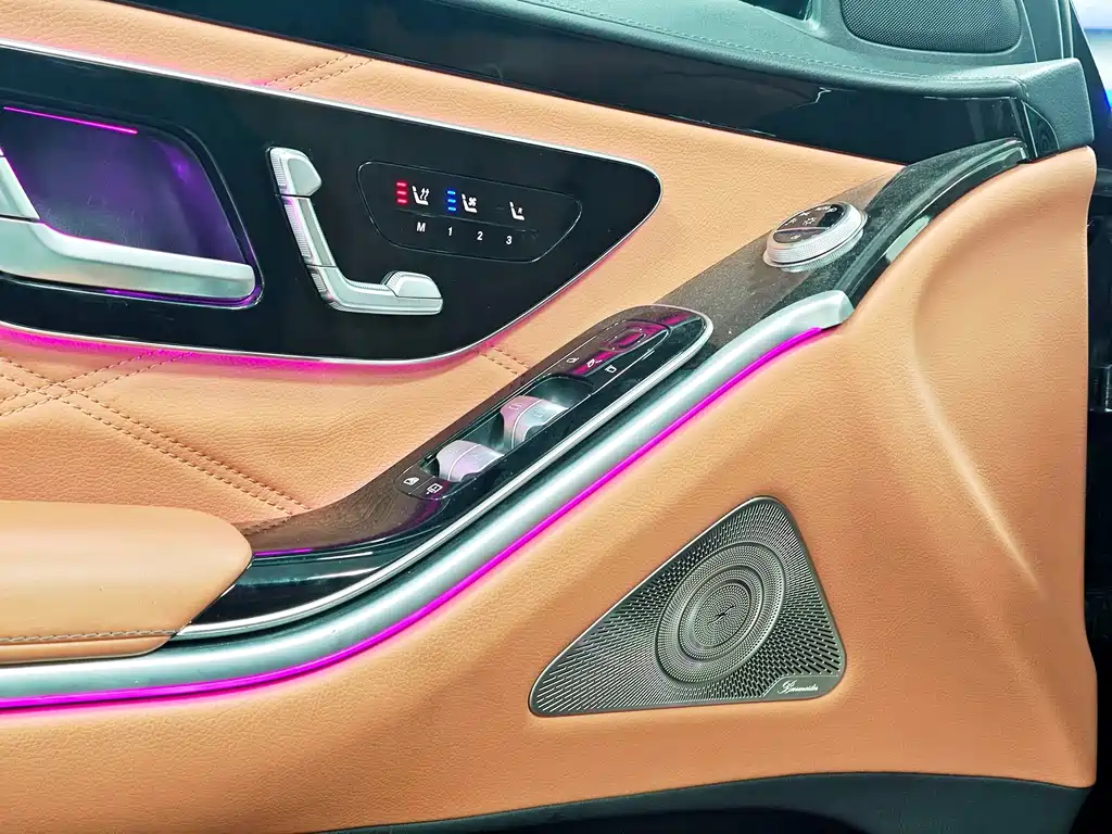 Mercedes-Benz S-Class — миниатюра 8
