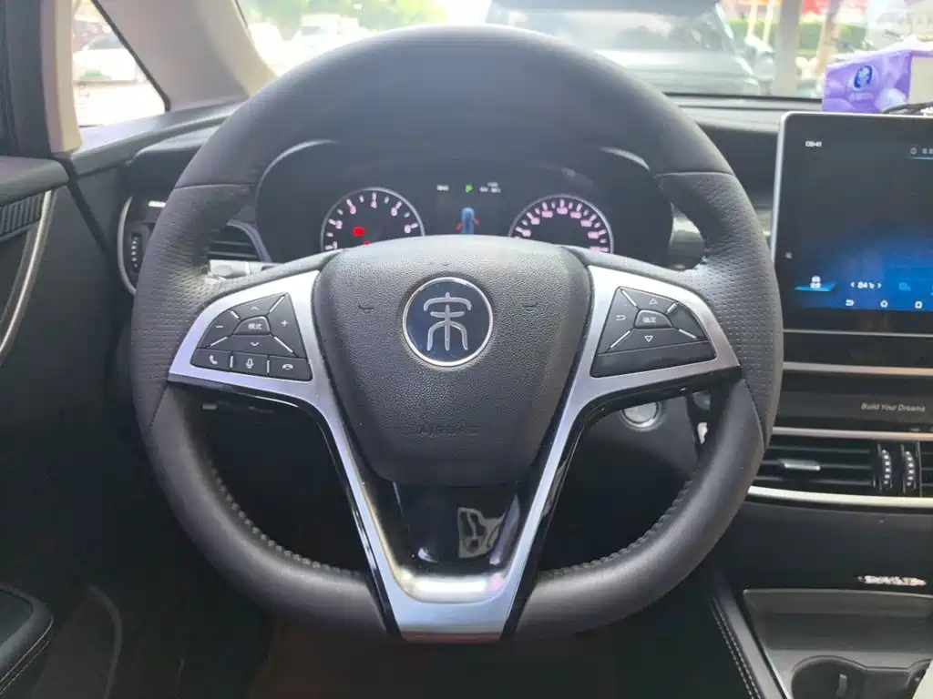 BYD MAX — миниатюра 6