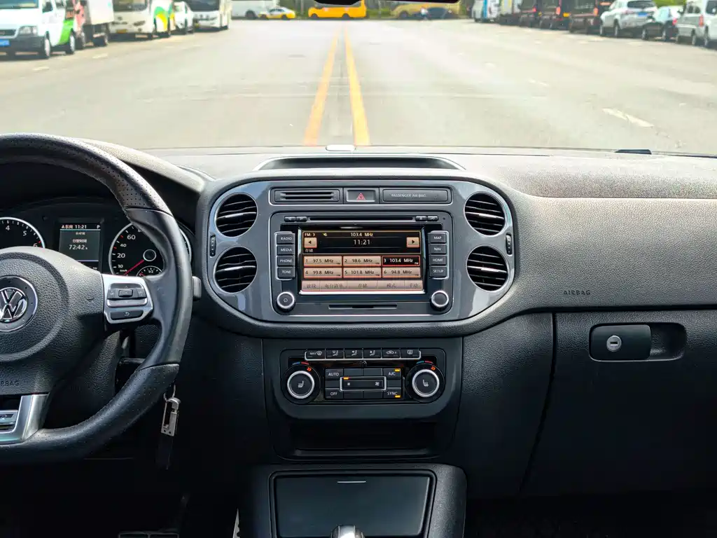 Volkswagen Tiguan — миниатюра 20