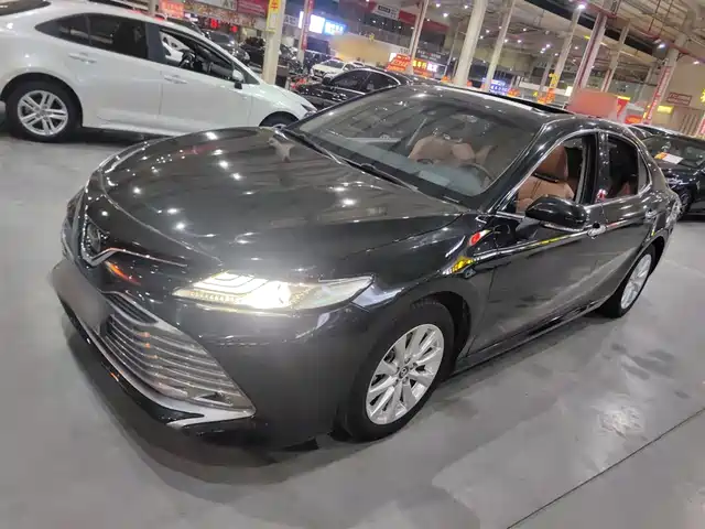 TOYOTA CAMRY