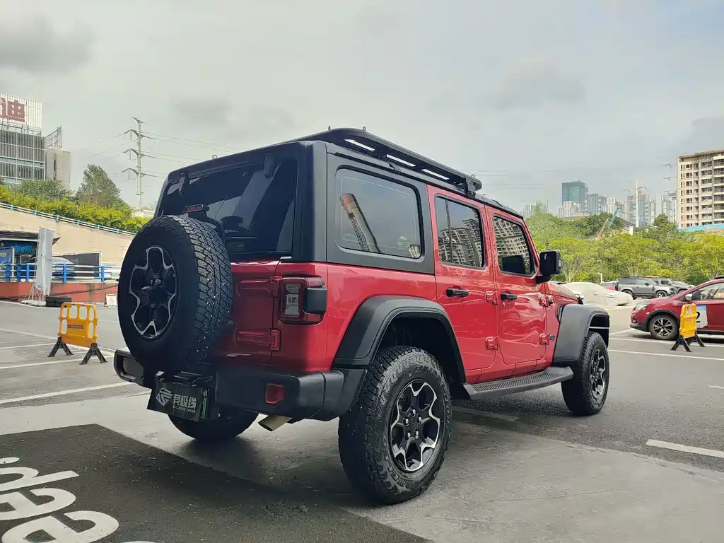 Jeep Wrangler PHEV — миниатюра 17