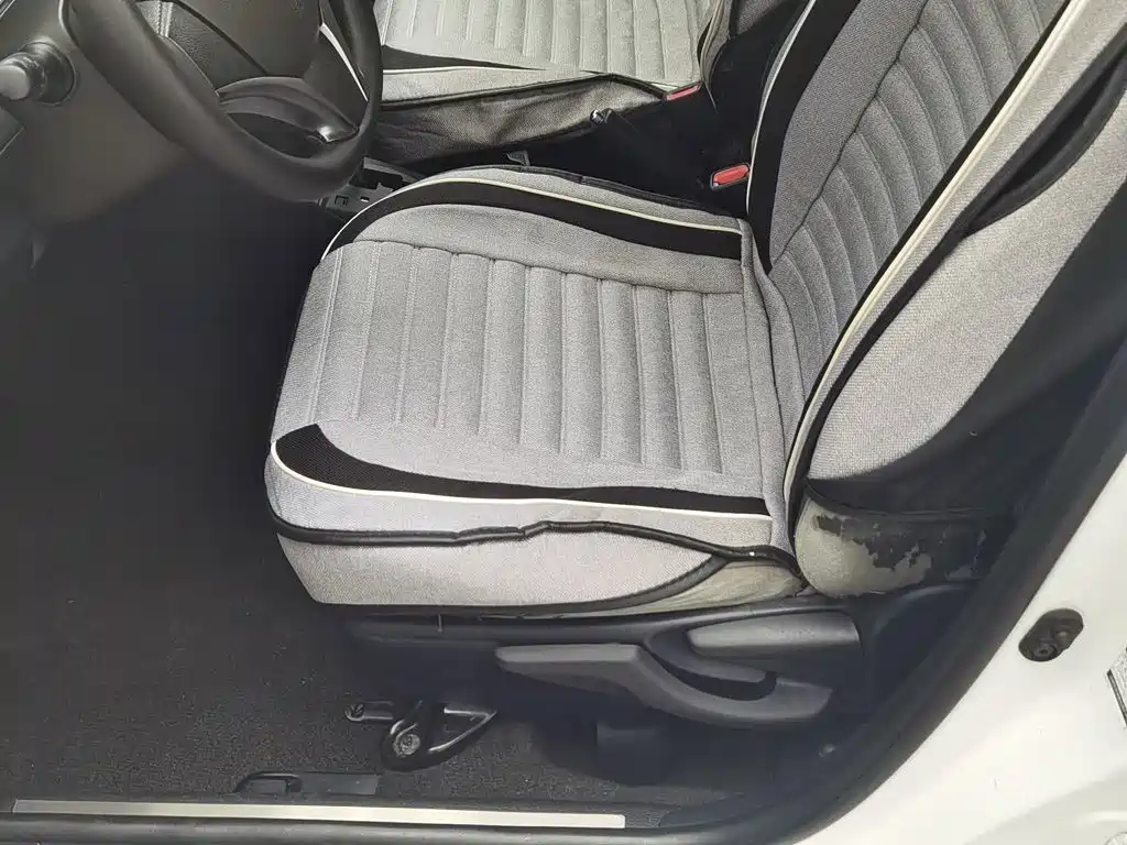Toyota Yaris L — миниатюра 20