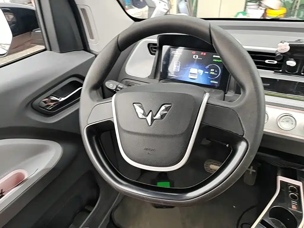 Wuling MINIEV — миниатюра 11