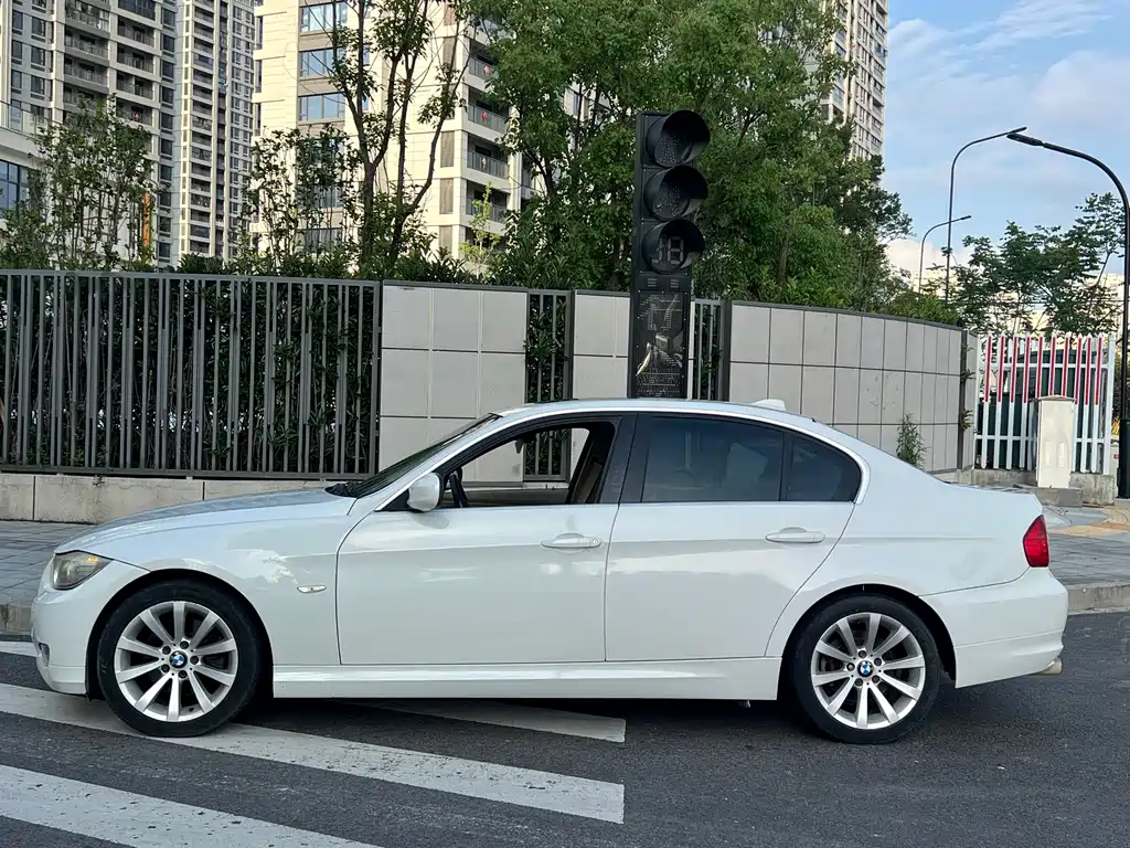 BMW 3 Series — миниатюра 4