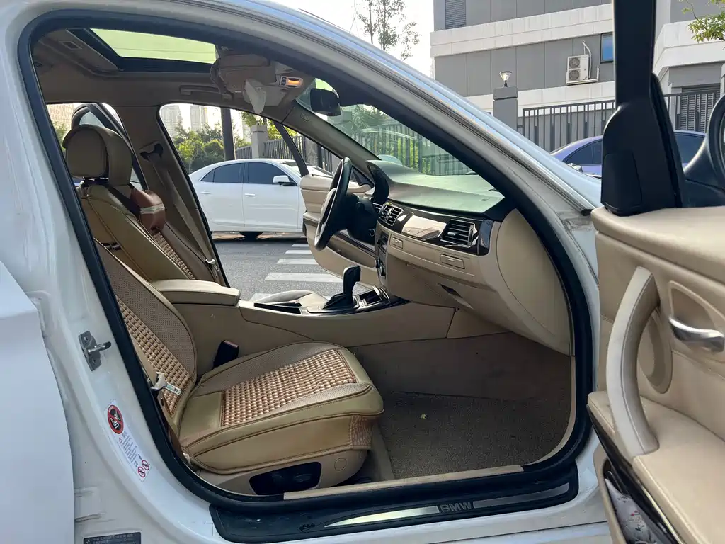 BMW 3 Series — миниатюра 14