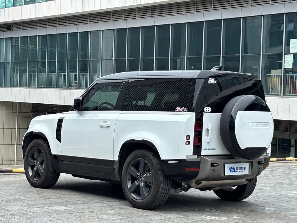 Land Rover Defender — миниатюра 7