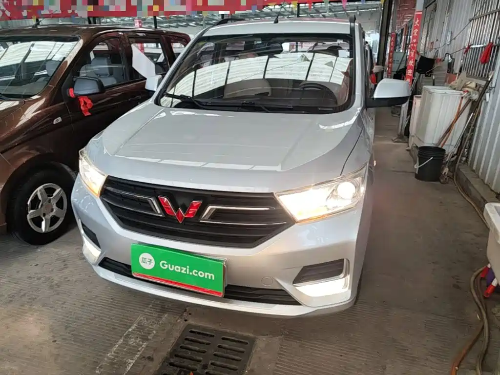 Wuling Hongguang — миниатюра 3