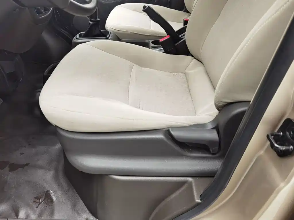 Wuling Rongguang S — миниатюра 20