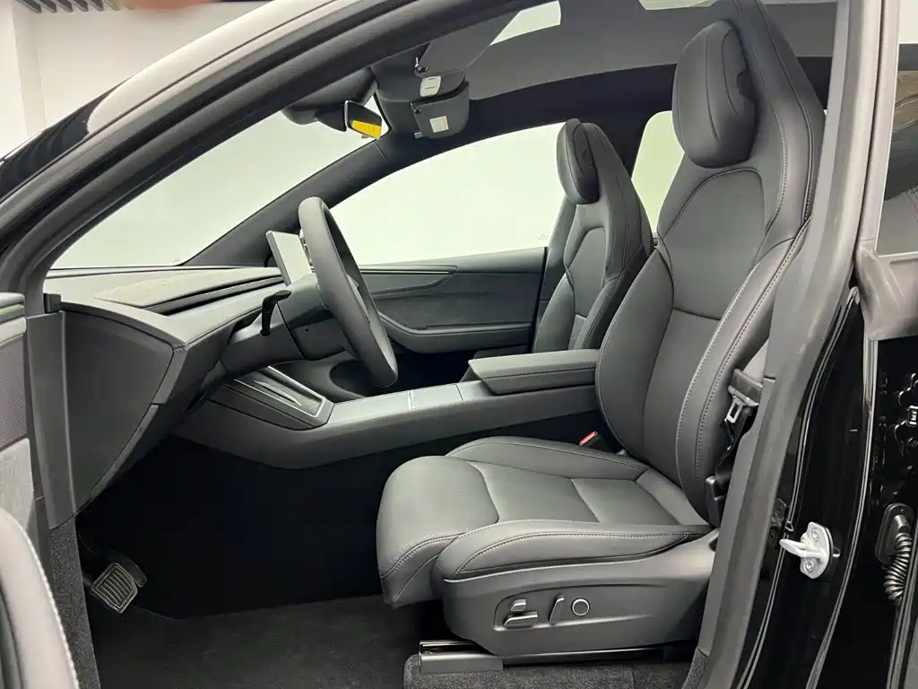 Tesla Model Y L — миниатюра 16