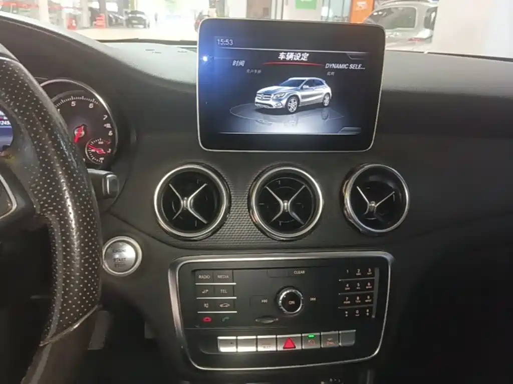 Mercedes-Benz GLA — миниатюра 13