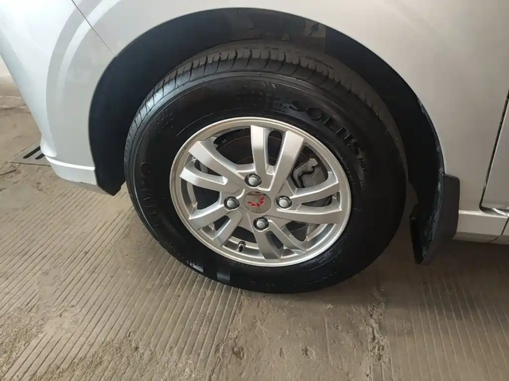 Wuling Hongguang — миниатюра 23