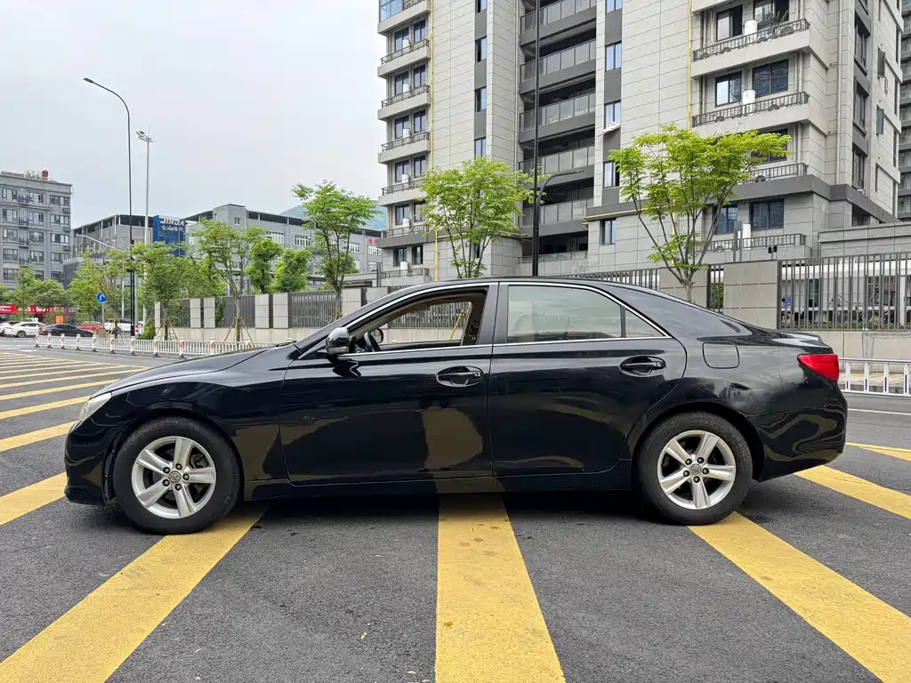 Toyota Reiz — миниатюра 4