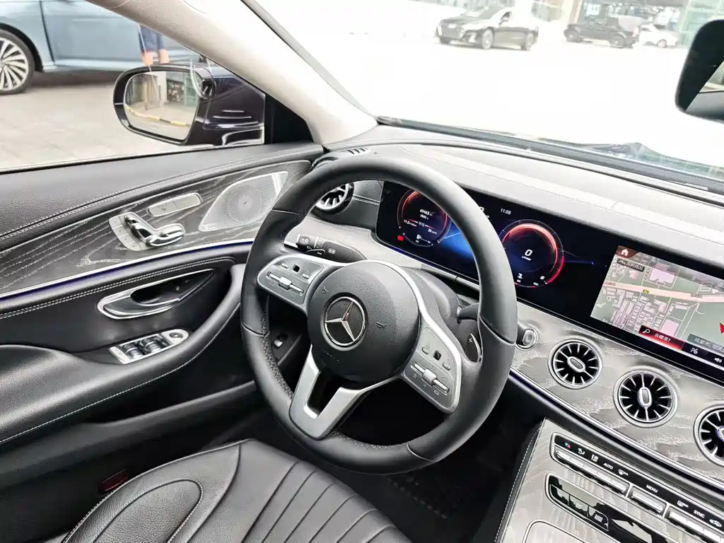 MERCEDES-BENZ CLS