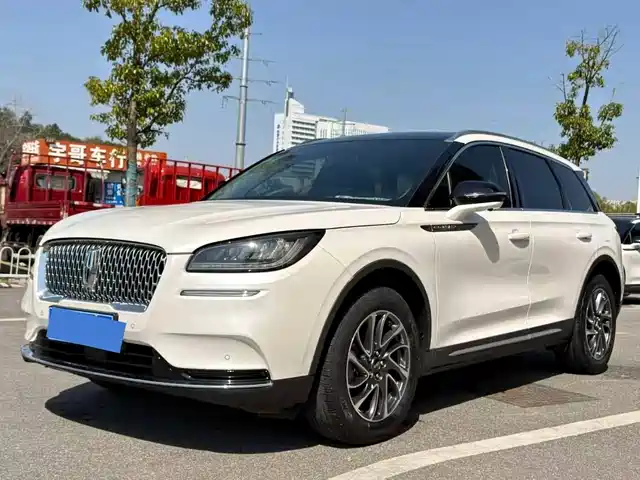 LINCOLN ADVENTURER 2022