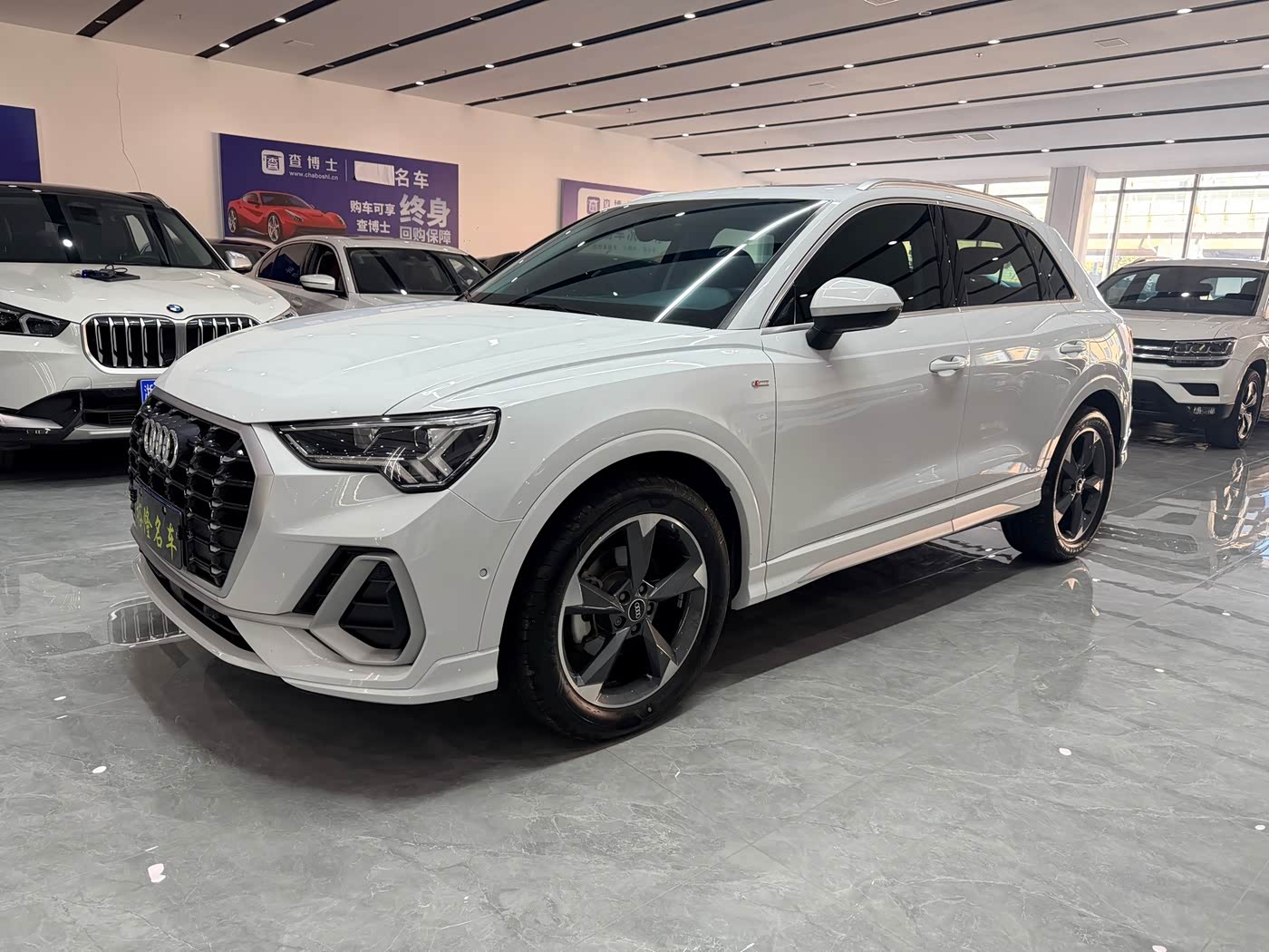 Audi Q3 1.4 л 2022 г. Белый, пробег 33000 км
