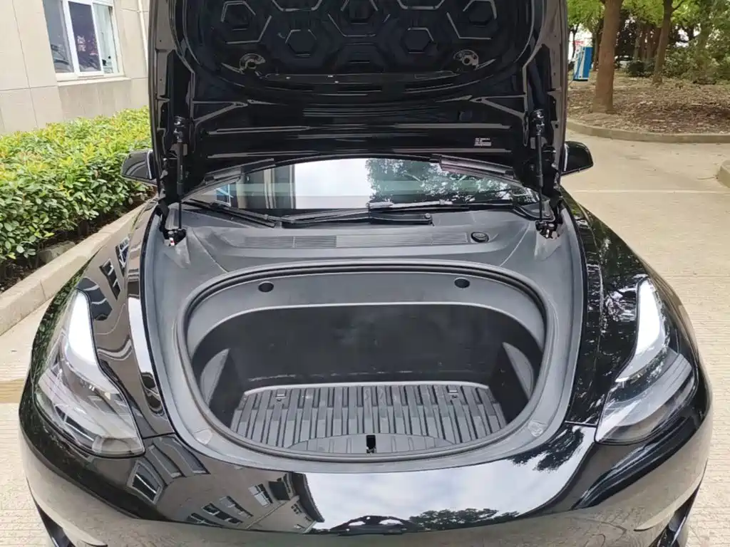 Tesla Model 3 — миниатюра 20