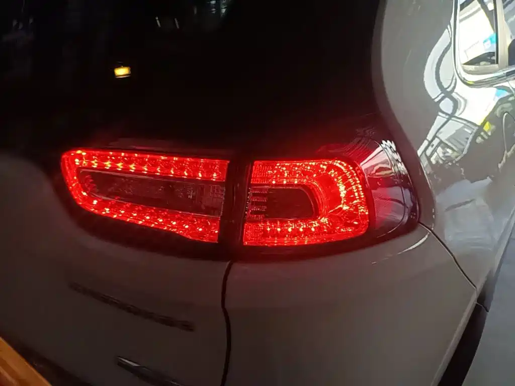 Jeep Cherokee — миниатюра 8