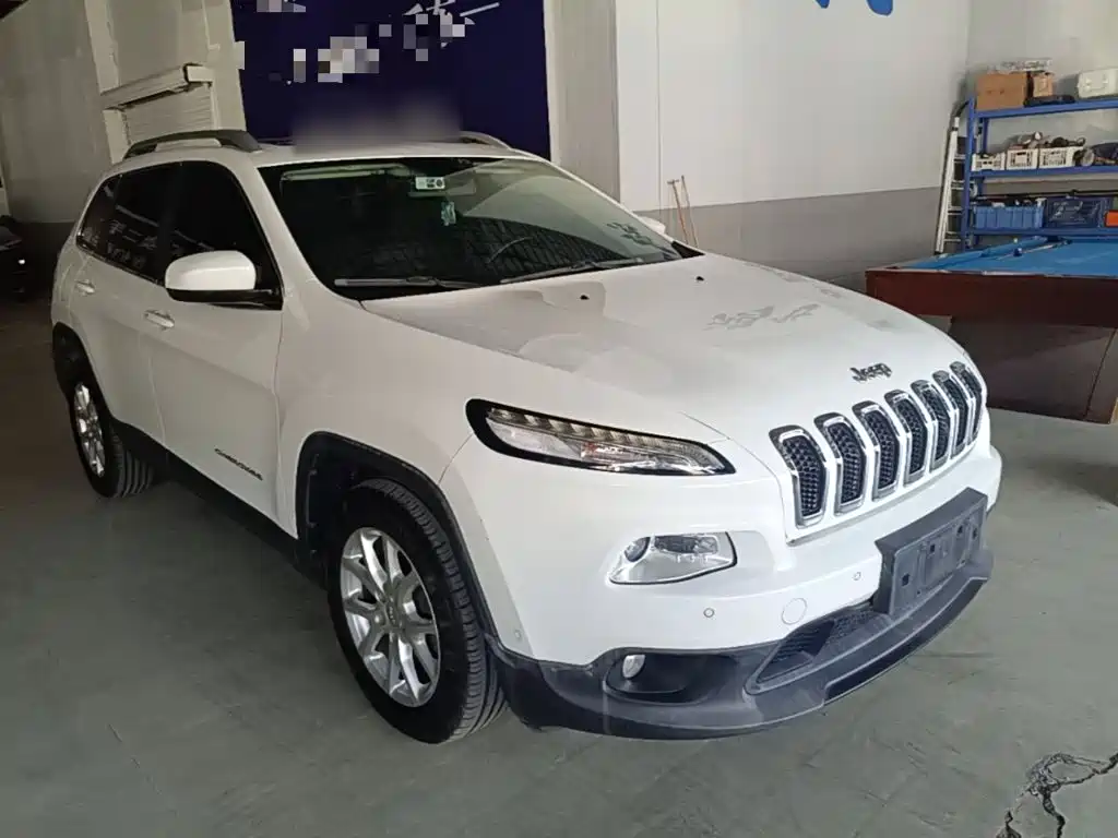 Jeep Cherokee — миниатюра 4