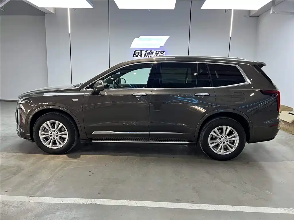 Cadillac XT6 2021 2.0T мест
