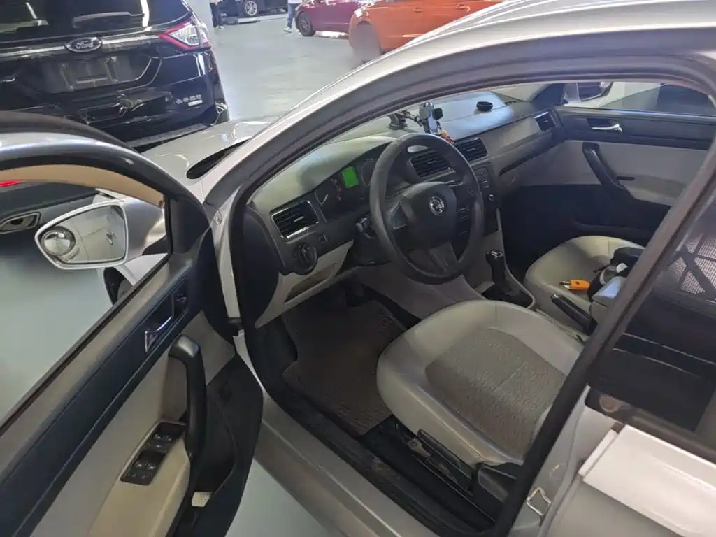 Skoda Rapid — миниатюра 16