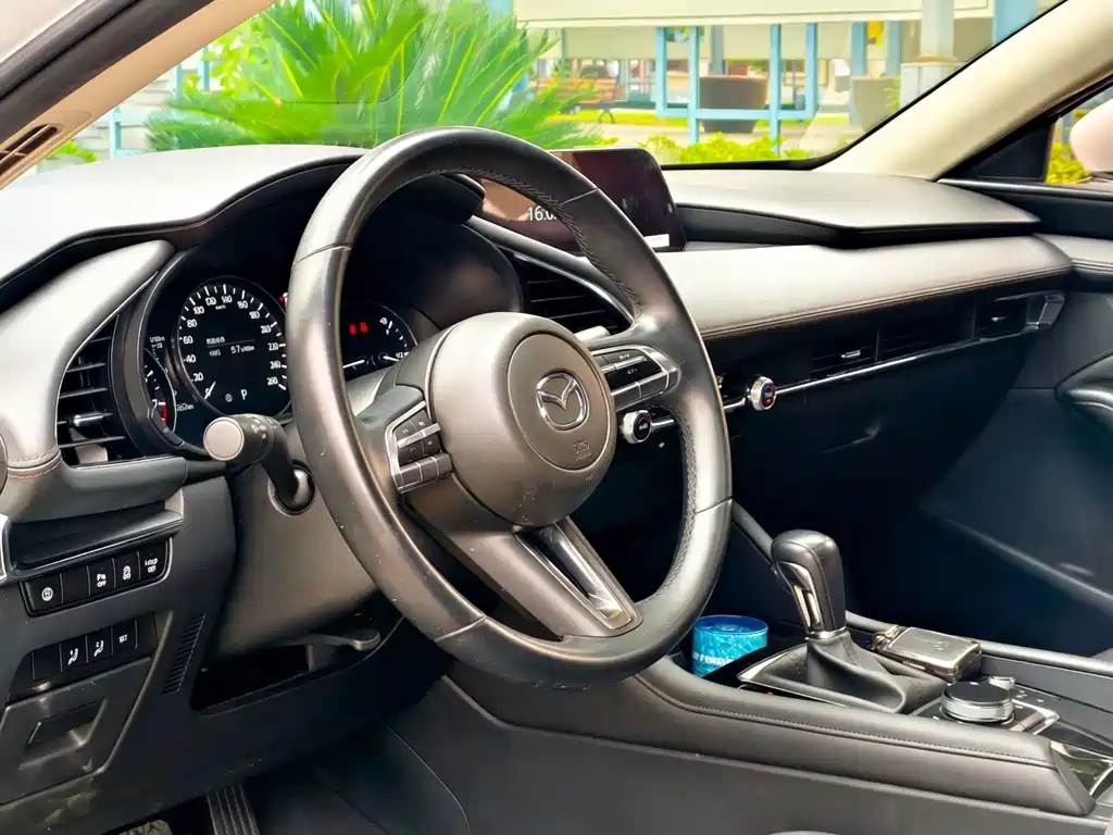 Mazda 3 Axela — миниатюра 9