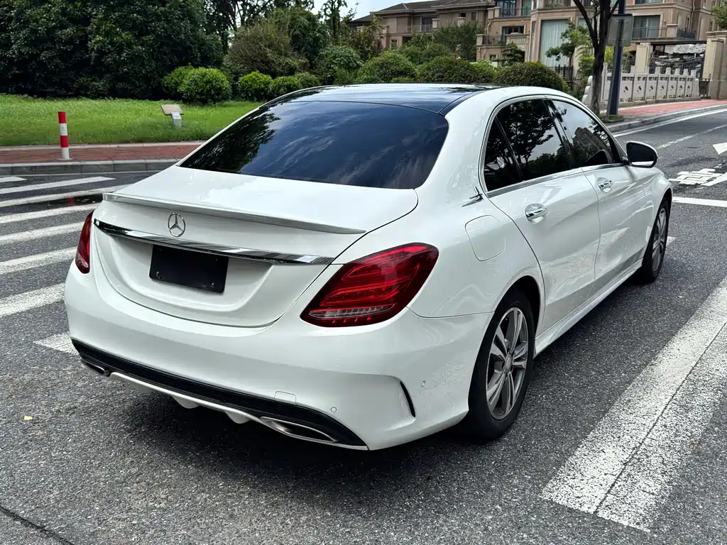 Mercedes-Benz C-Class — миниатюра 7