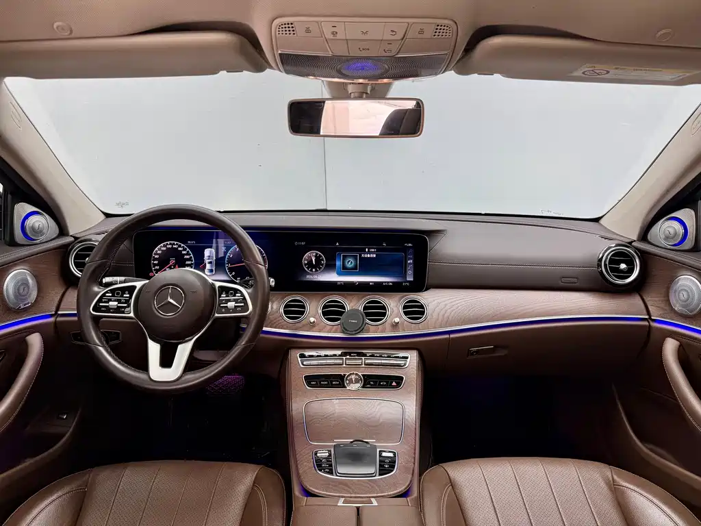 Mercedes-Benz E-Class — миниатюра 21