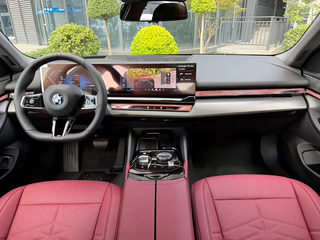 BMW 5 Series — миниатюра 10