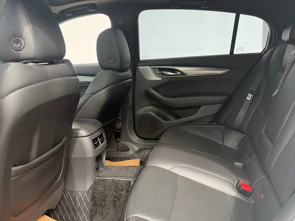 Cadillac CT5 — миниатюра 8