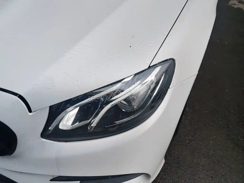 Mercedes-Benz E-Class (Import) — миниатюра 24