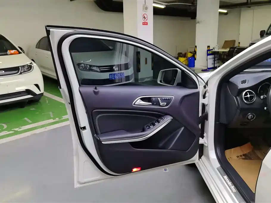 MERCEDES-BENZ A CLASS