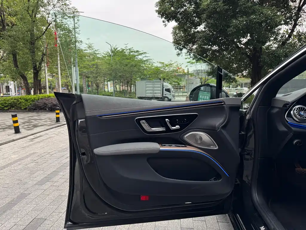 Mercedes-Benz EQS 2023 450+